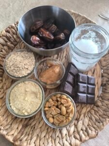 Ingrédients pour barre healthy au chocolat et cacahuète
