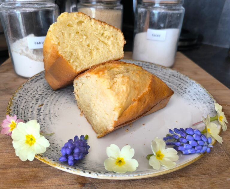 Cake sucré ultra moelleux prêt en 5 minutes